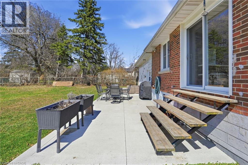 208 Seneca Avenue, Hamilton, Ontario  L9B 1M2 - Photo 10 - 40818962