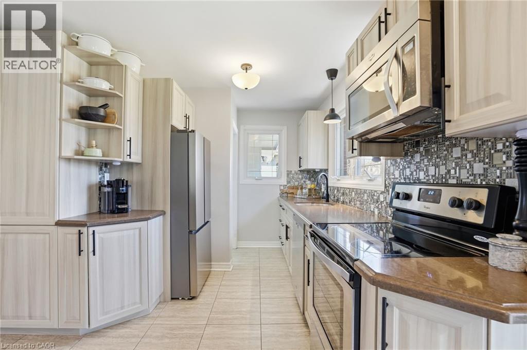 208 Seneca Avenue, Hamilton, Ontario  L9B 1M2 - Photo 23 - 40818962