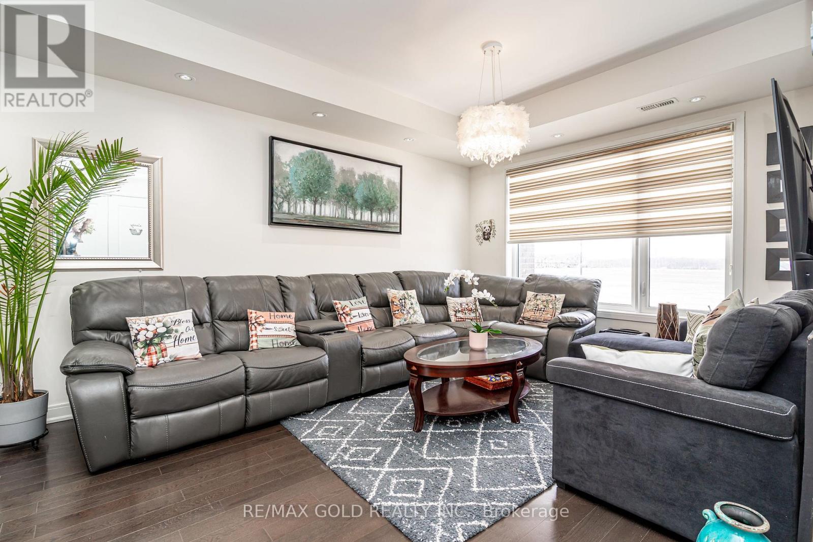 341 Veterans Drive, Brampton, Ontario  L7A 0B2 - Photo 14 - W12899004