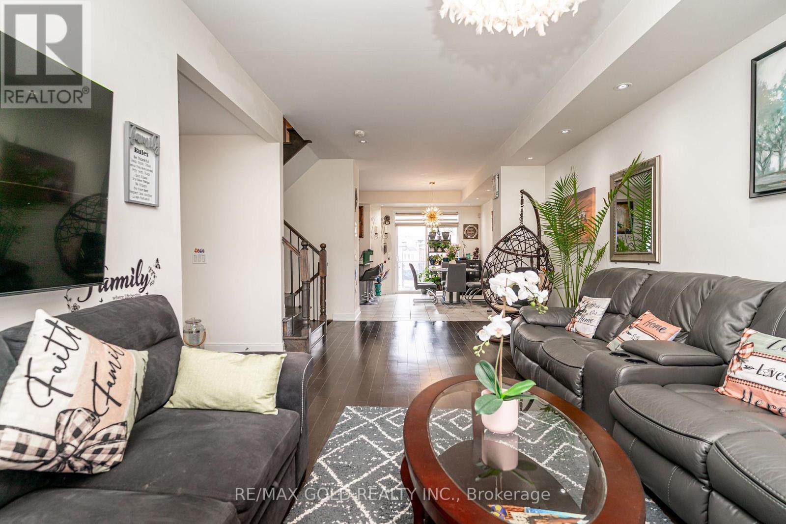 341 Veterans Drive, Brampton, Ontario  L7A 0B2 - Photo 16 - W12899004