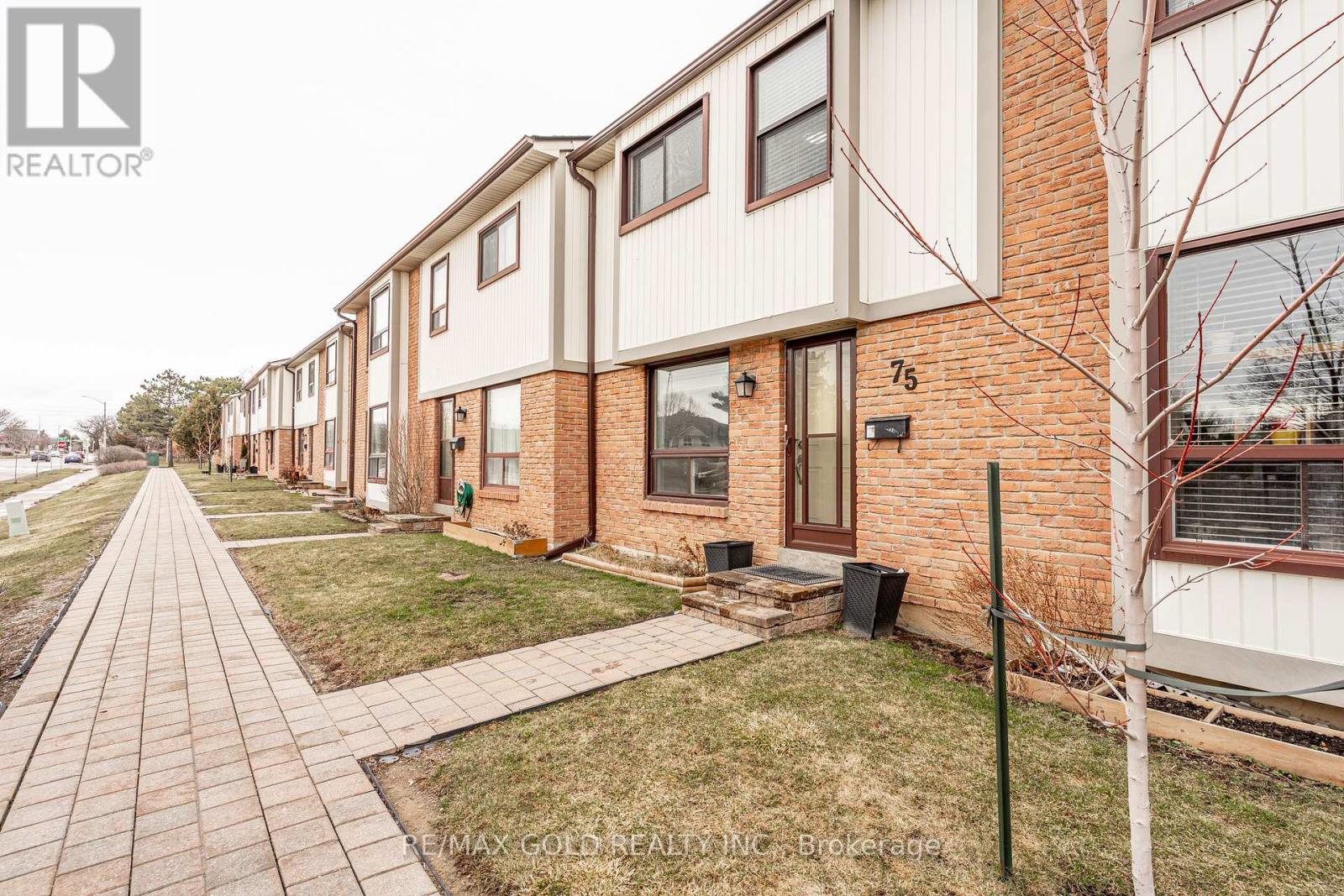 75 - 75 Mcmullen Crescent, Brampton, Ontario L6S 3M2 - Photo 4 - W12897228