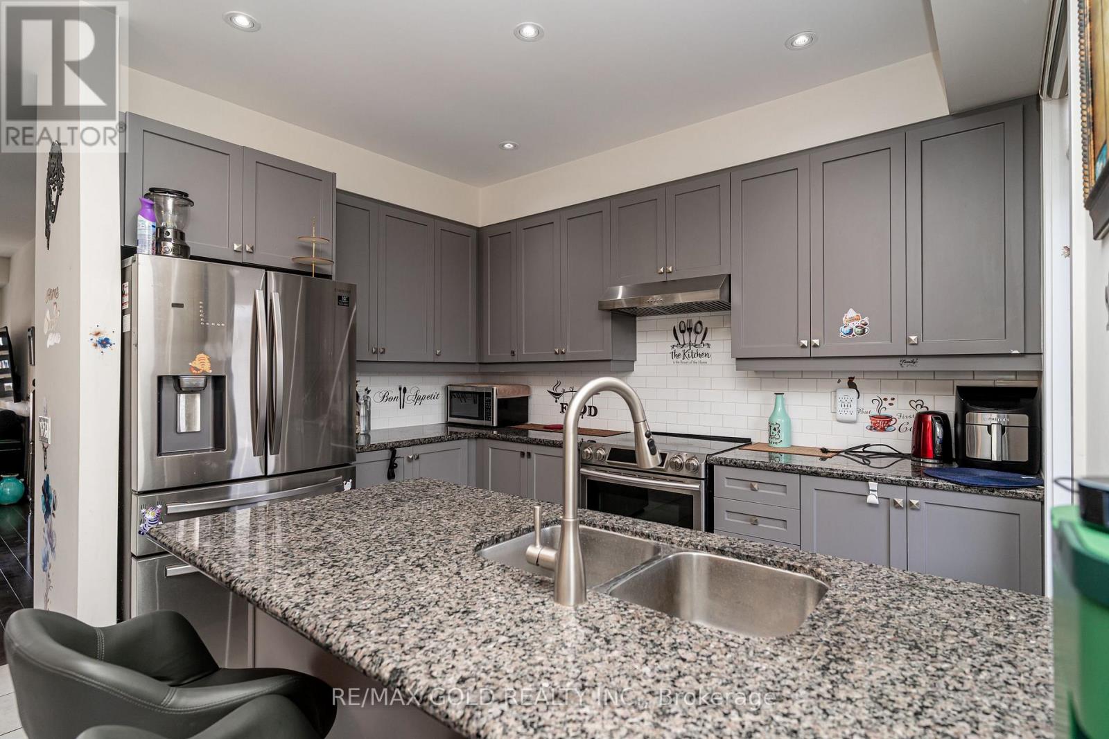 341 Veterans Drive, Brampton, Ontario  L7A 0B2 - Photo 21 - W12899004