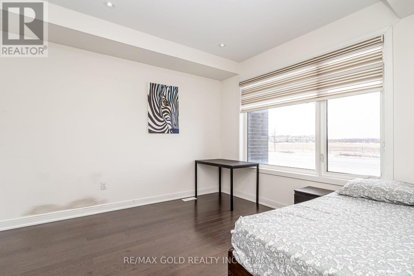 341 Veterans Drive, Brampton, Ontario  L7A 0B2 - Photo 8 - W12899004