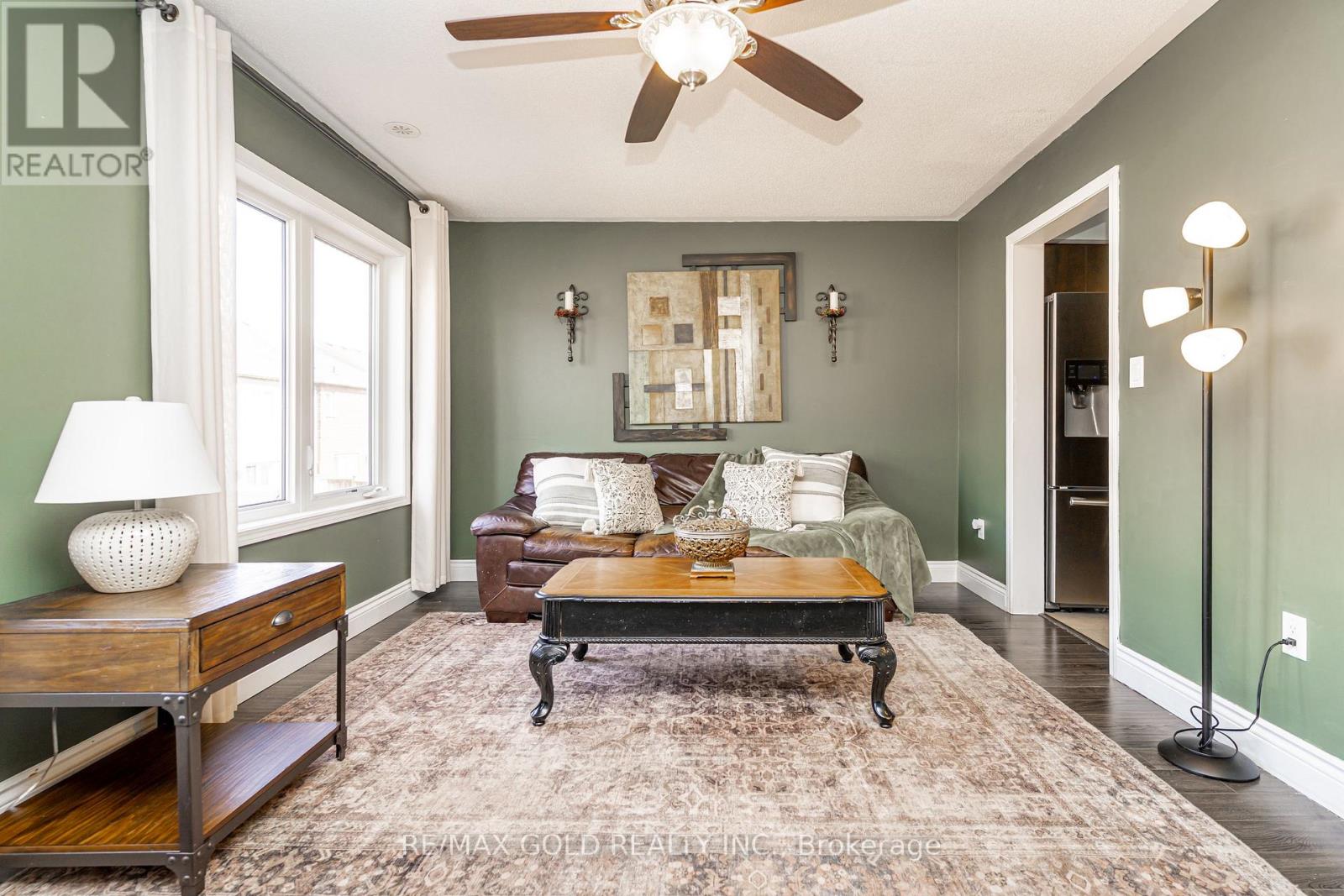 84 Vanhorne Close, Brampton, Ontario  L7A 0X9 - Photo 9 - W12925062