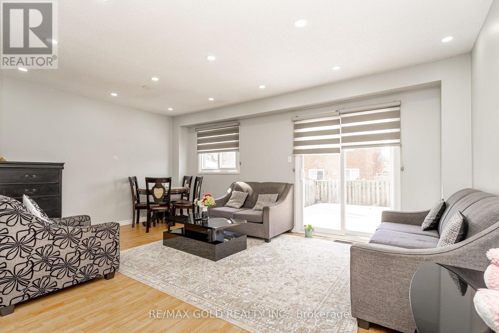 28 Silverstream Road, Brampton, Ontario  L6Z 3W5 - Photo 5 - W12943874