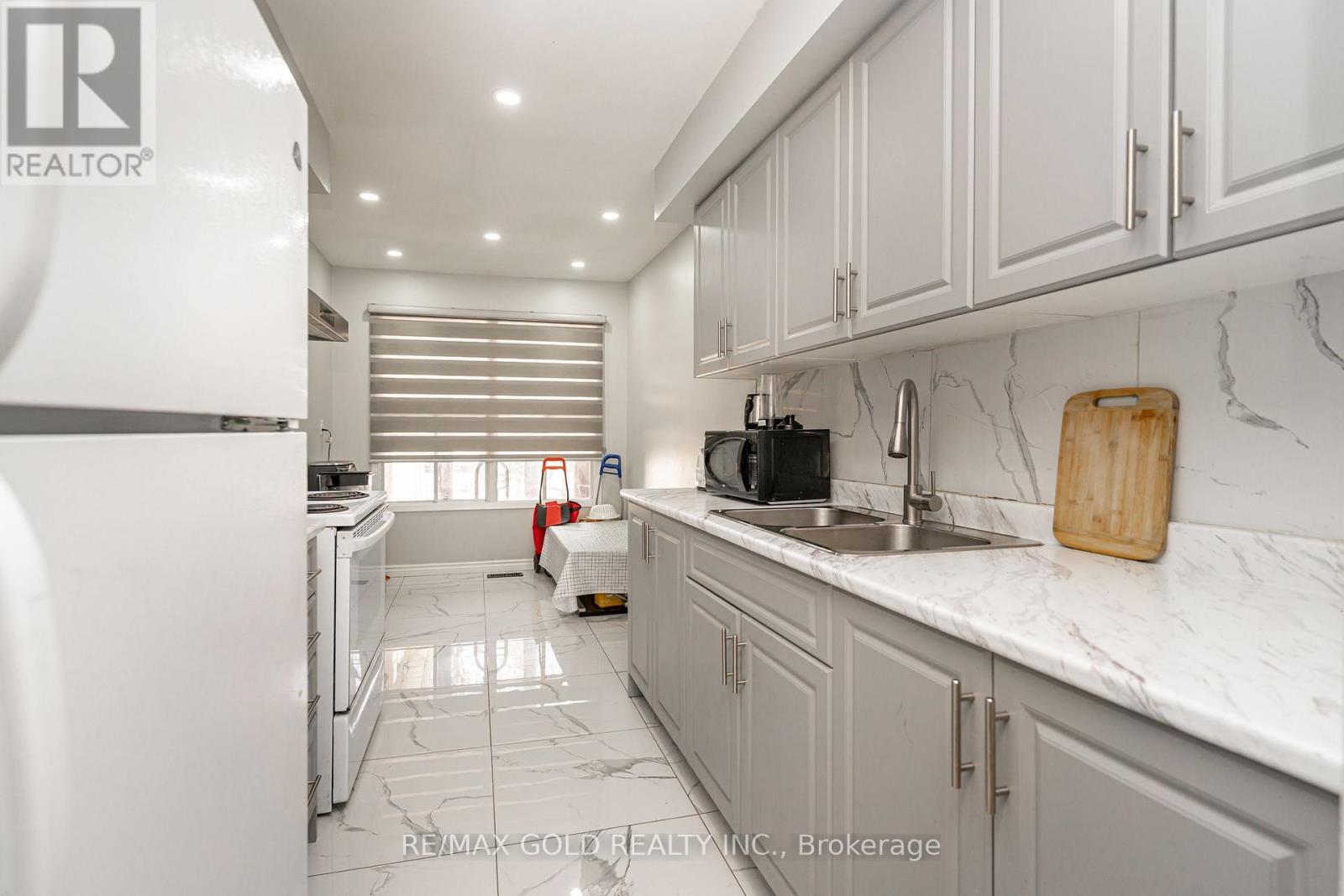 28 Silverstream Road, Brampton, Ontario  L6Z 3W5 - Photo 10 - W12943874