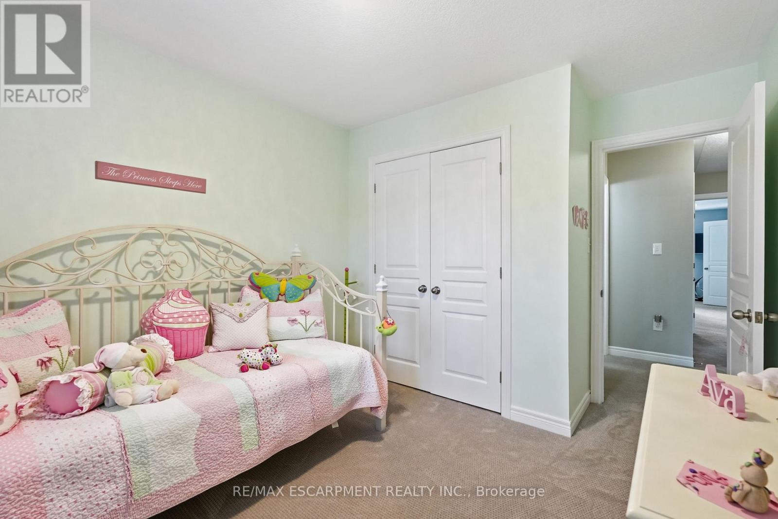 5317 Applegarth Drive, Burlington, Ontario  L7L 7E3 - Photo 31 - W12970038