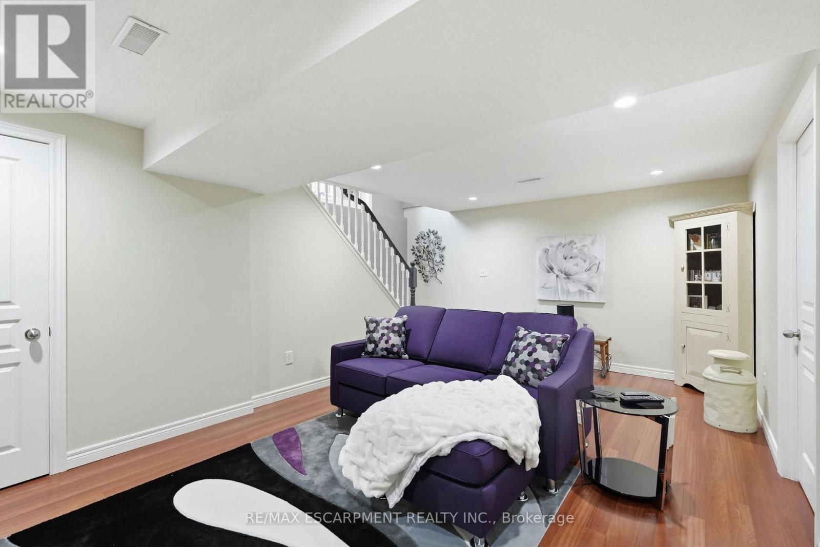 5317 Applegarth Drive, Burlington, Ontario  L7L 7E3 - Photo 35 - W12970038