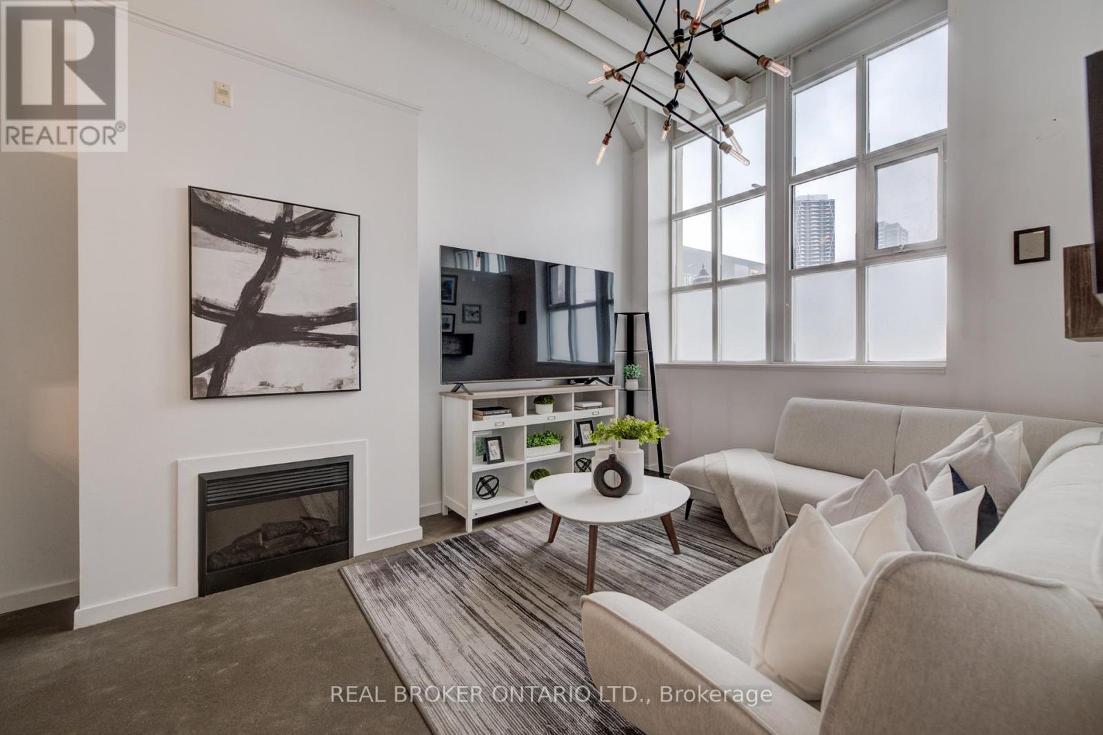 126 - 410 King Street W, Kitchener, Ontario  N2G 1C3 - Photo 2 - X12813316