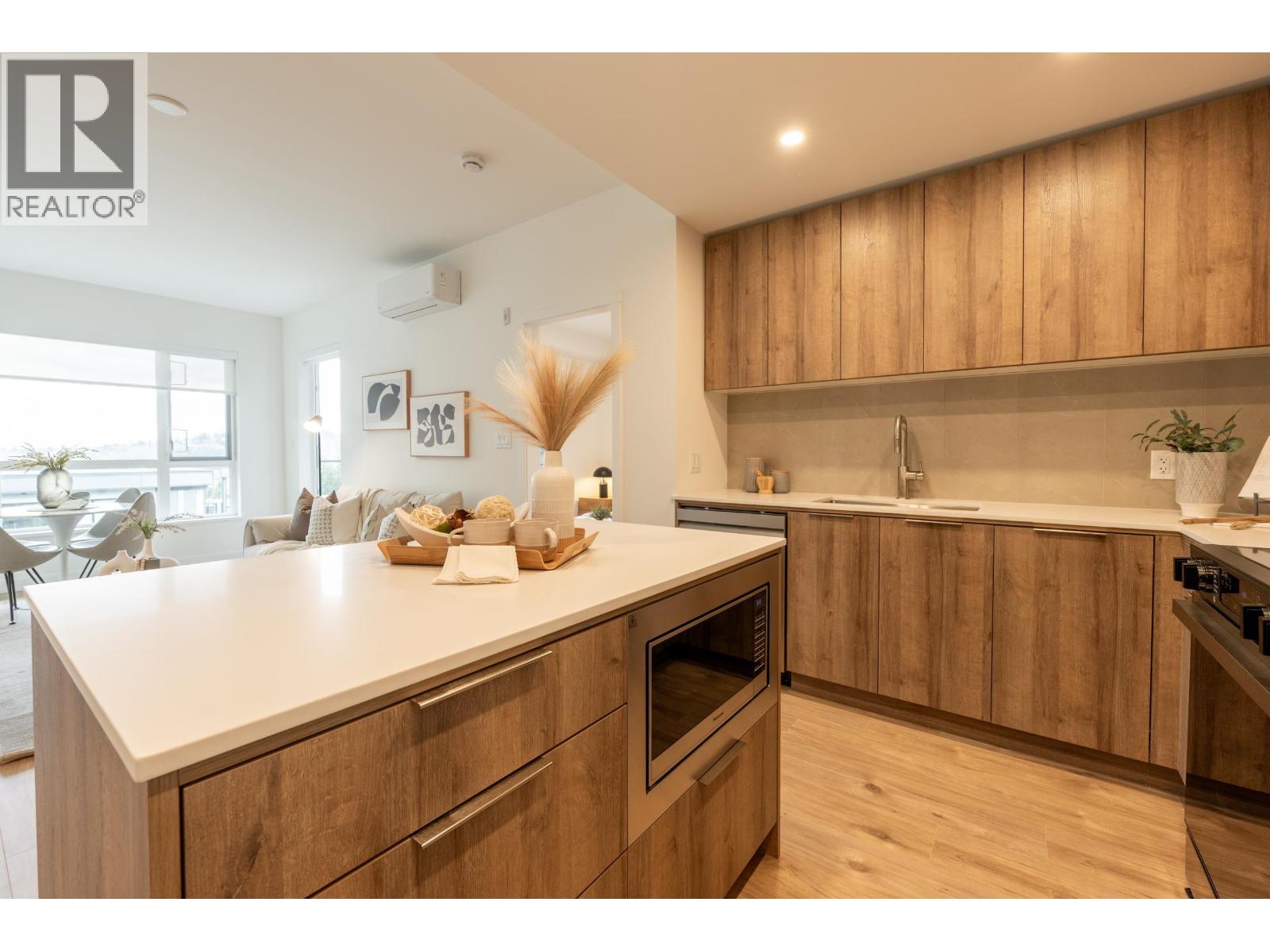 605 3596 Malsum Drive, North Vancouver, British Columbia  V7G 0B5 - Photo 3 - R3111023