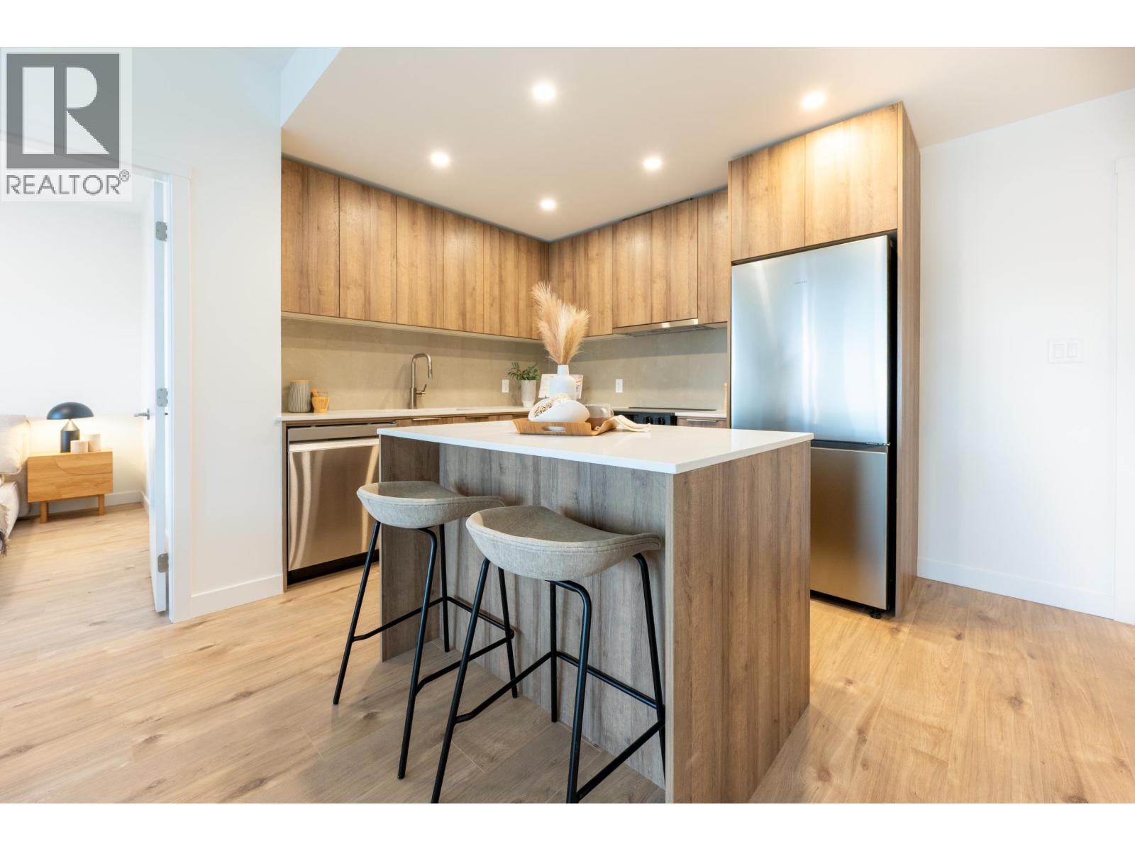 605 3596 Malsum Drive, North Vancouver, British Columbia  V7G 0B5 - Photo 5 - R3111023