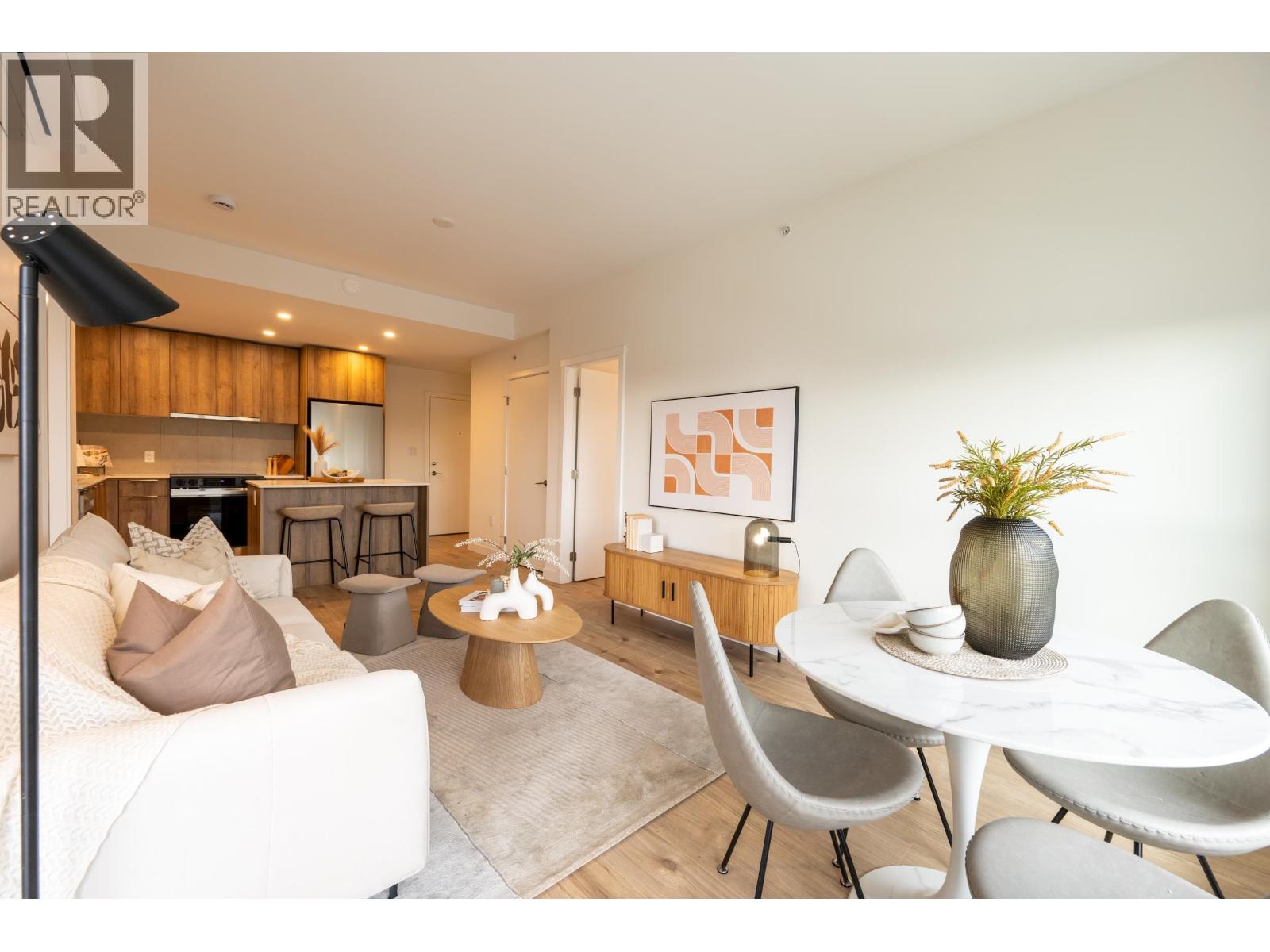 605 3596 Malsum Drive, North Vancouver, British Columbia  V7G 0B5 - Photo 6 - R3111023