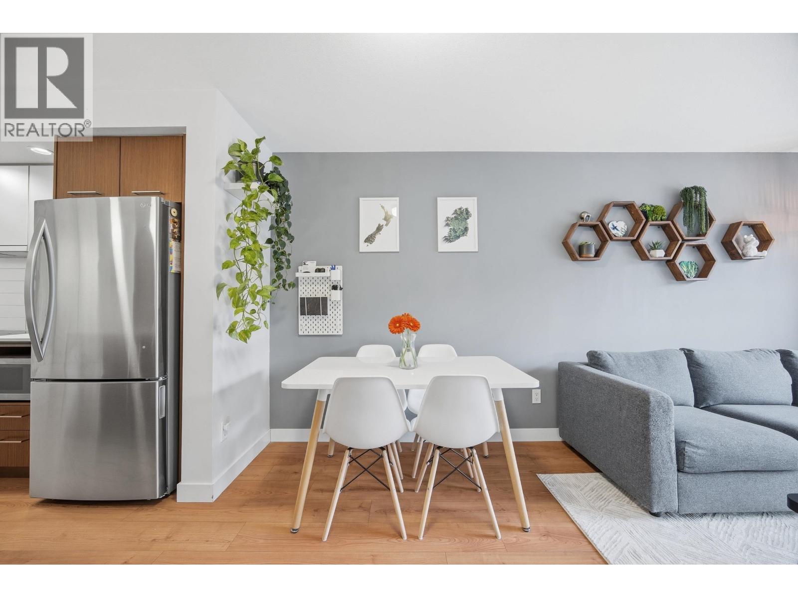 209 221 E 3rd Street, North Vancouver, British Columbia  V7L 0C1 - Photo 8 - R3111050