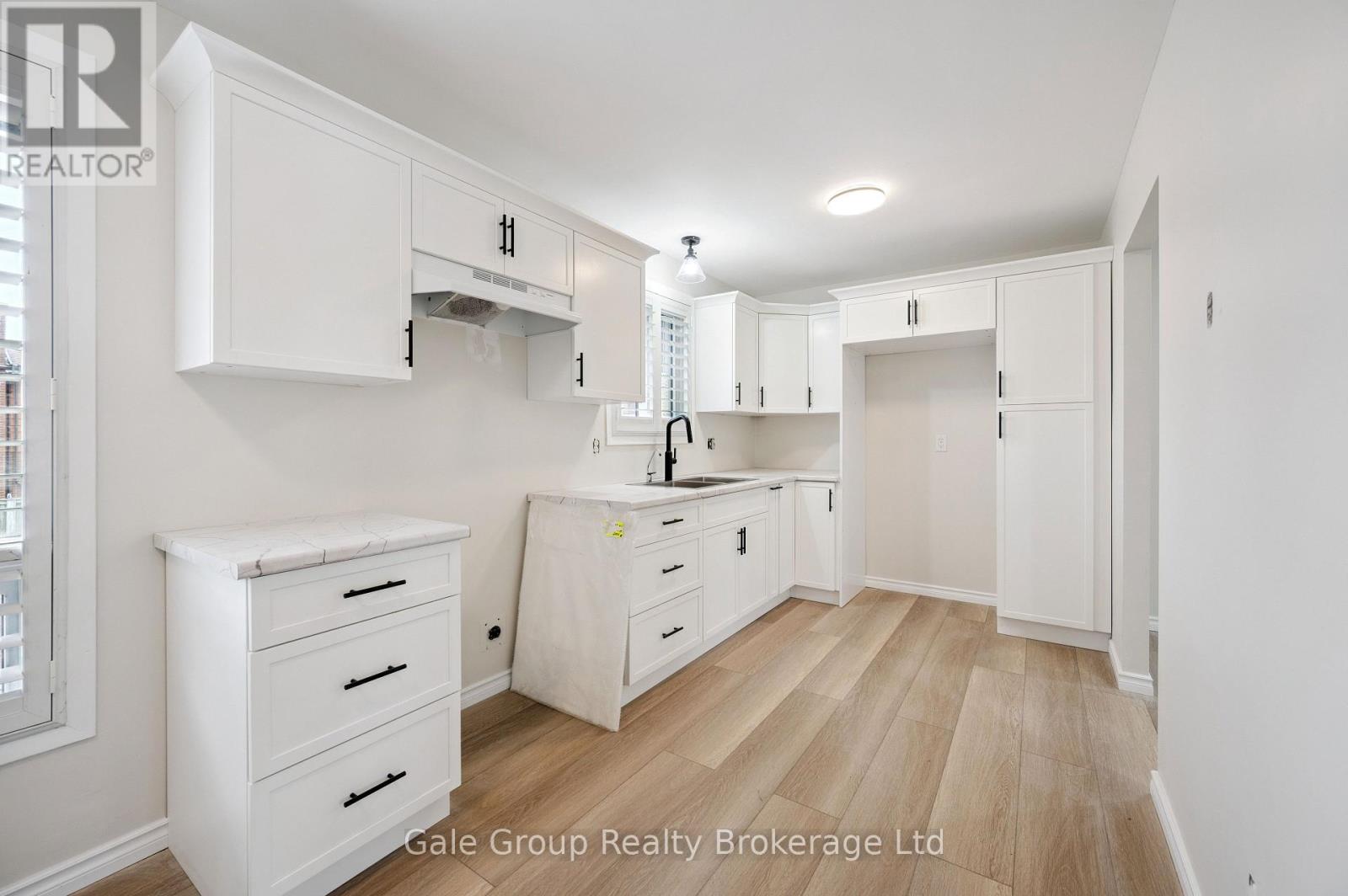 165 Brookside Crescent, Kitchener, Ontario  N2N 1G9 - Photo 7 - X12995422