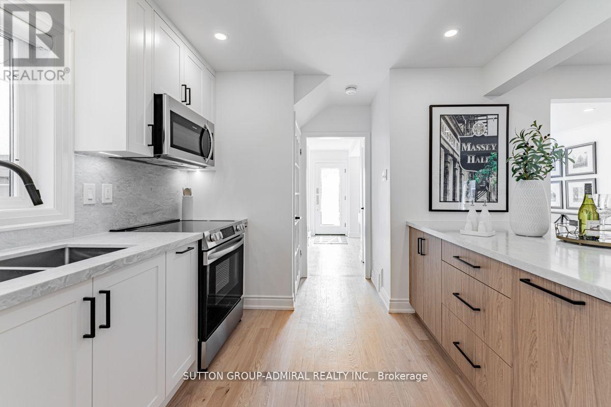 248 Sandringham Drive, Toronto, Ontario M3H 1G3 - Photo 17 - C12995220