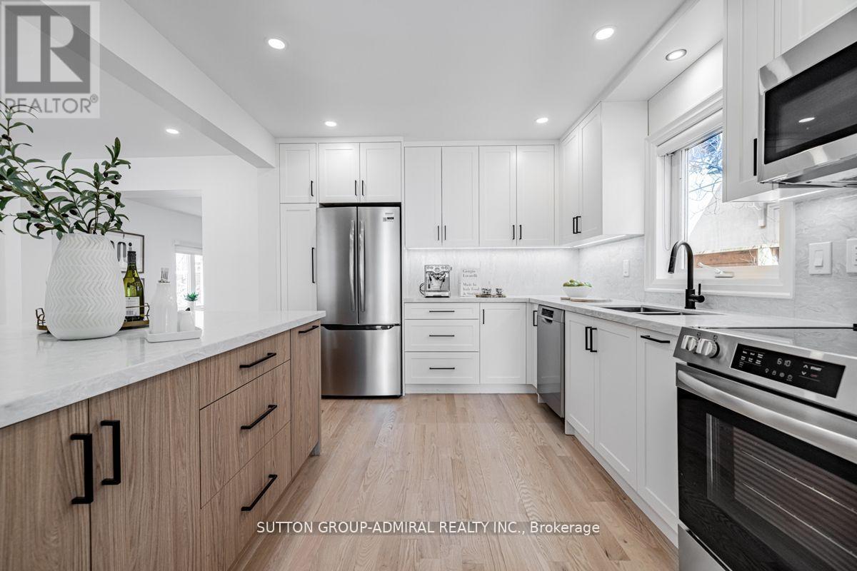 248 Sandringham Drive, Toronto, Ontario M3H 1G3 - Photo 18 - C12995220