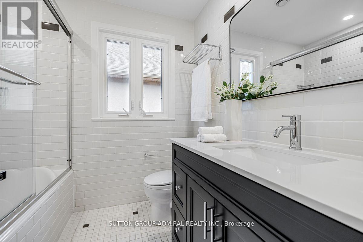 248 Sandringham Drive, Toronto, Ontario M3H 1G3 - Photo 30 - C12995220