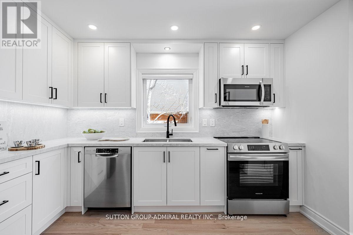 248 Sandringham Drive, Toronto, Ontario  M3H 1G3 - Photo 16 - C12995228