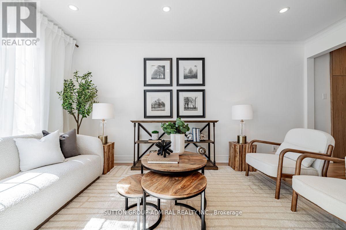 248 Sandringham Drive, Toronto, Ontario  M3H 1G3 - Photo 4 - C12995228