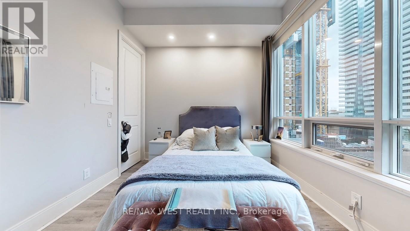 1202 - 21 Balmuto Street, Toronto, Ontario  M4Y 1W4 - Photo 10 - C12995250