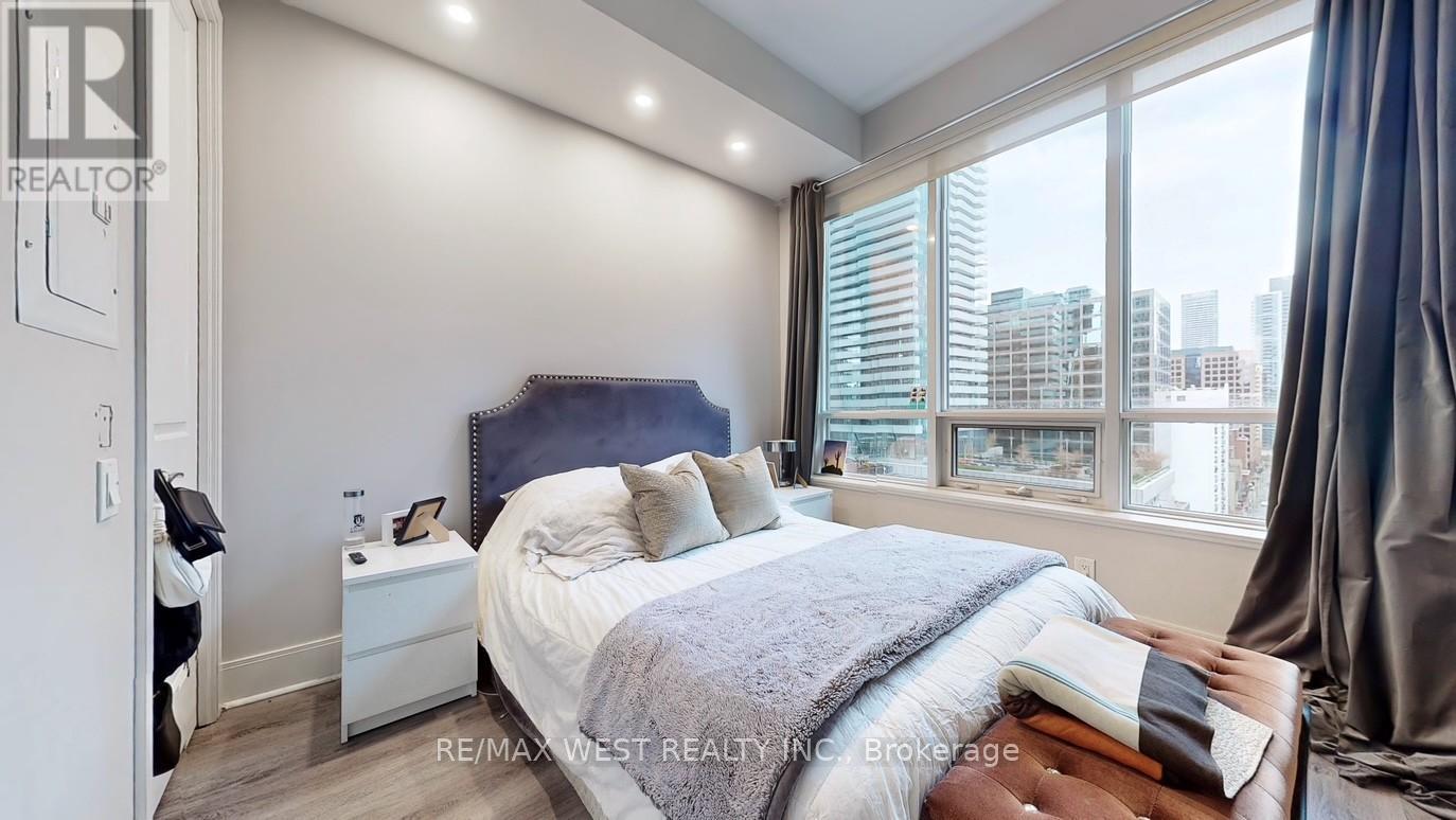 1202 - 21 Balmuto Street, Toronto, Ontario  M4Y 1W4 - Photo 11 - C12995250