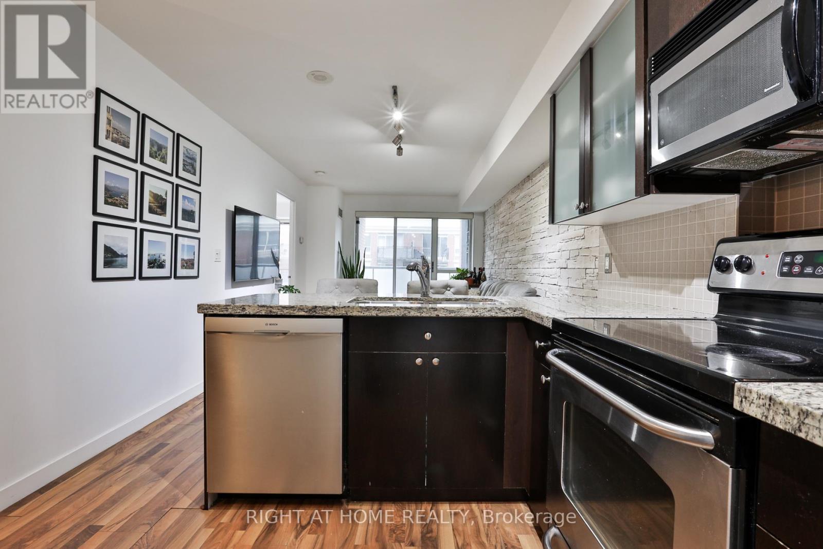 613 - 1005 King Street W, Toronto, Ontario  M6K 3M8 - Photo 4 - C12995306