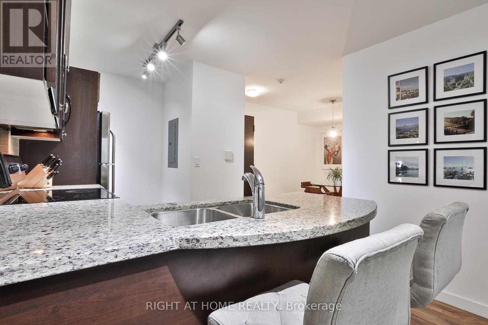 613 - 1005 King Street W, Toronto, Ontario  M6K 3M8 - Photo 5 - C12995306