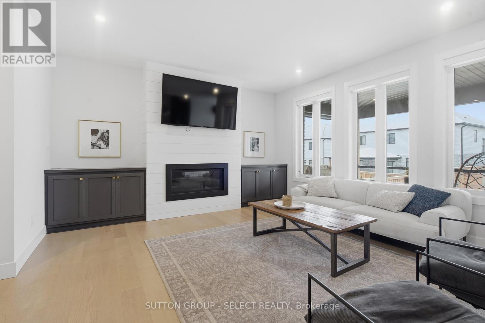 1886 Fountain Grass Drive, London South, Ontario  N6K 0K7 - Photo 11 - X12983280