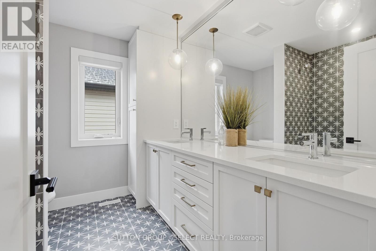 Photo 33 of 48 for 1886 Fountain Grass Drive