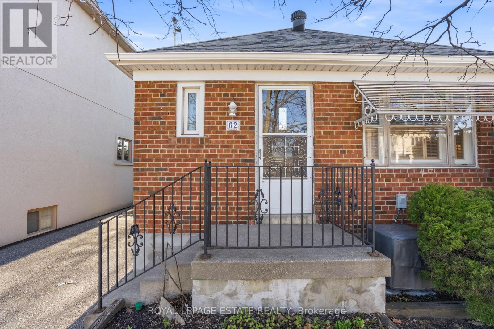 62 Binswood Avenue, Toronto, Ontario  M4C 3N7 - Photo 14 - E12995258