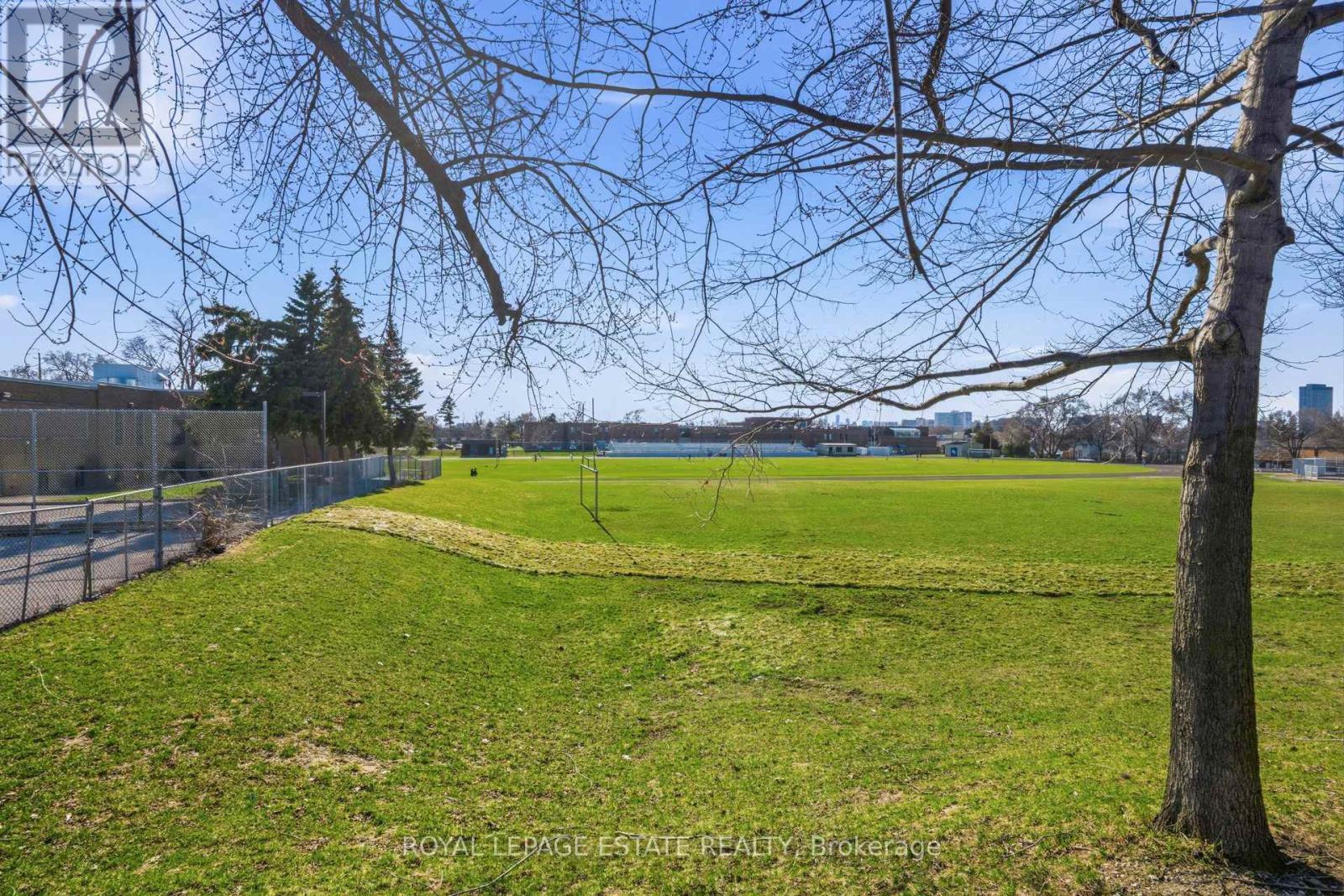 62 Binswood Avenue, Toronto, Ontario  M4C 3N7 - Photo 16 - E12995258