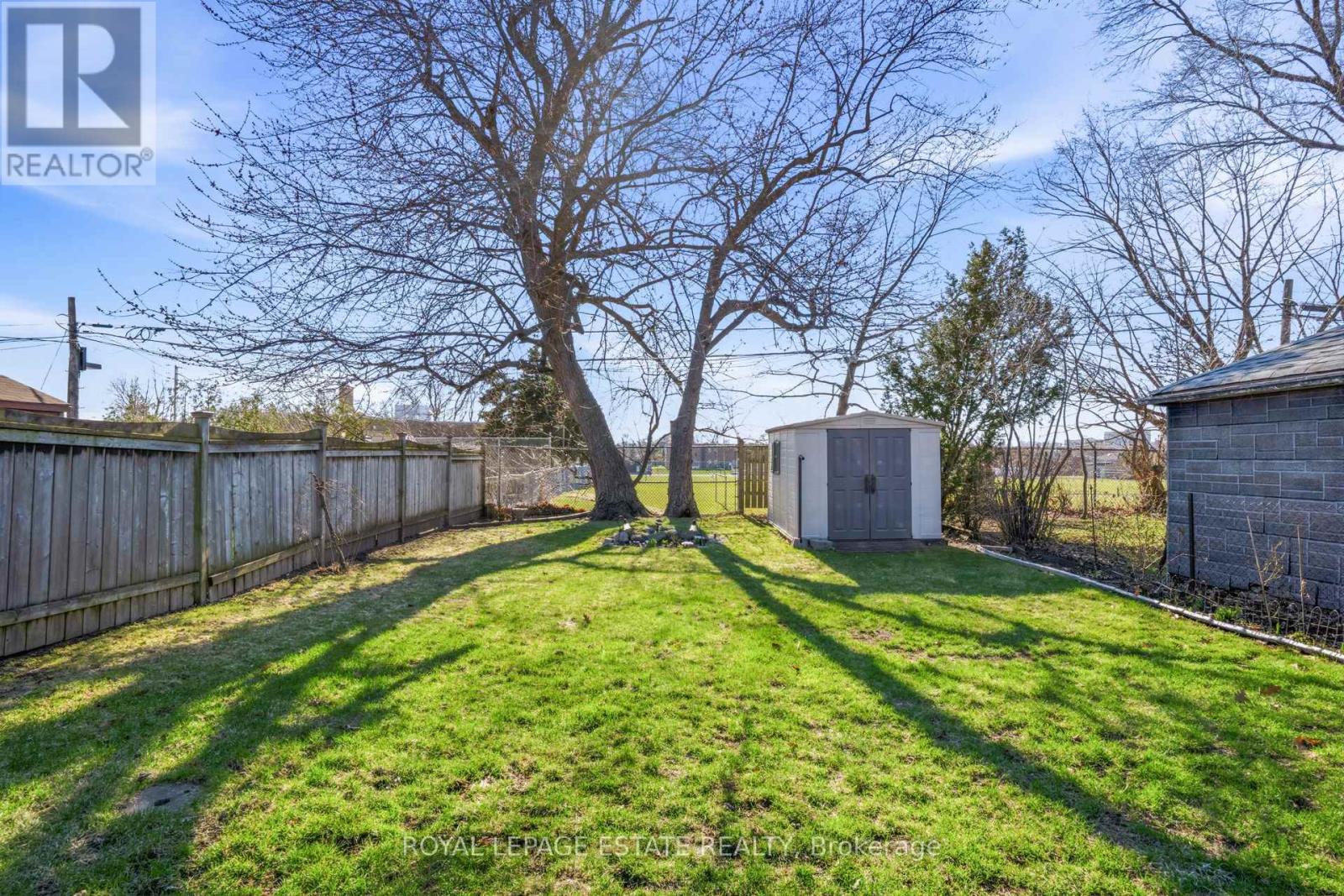 62 Binswood Avenue, Toronto, Ontario  M4C 3N7 - Photo 18 - E12995258