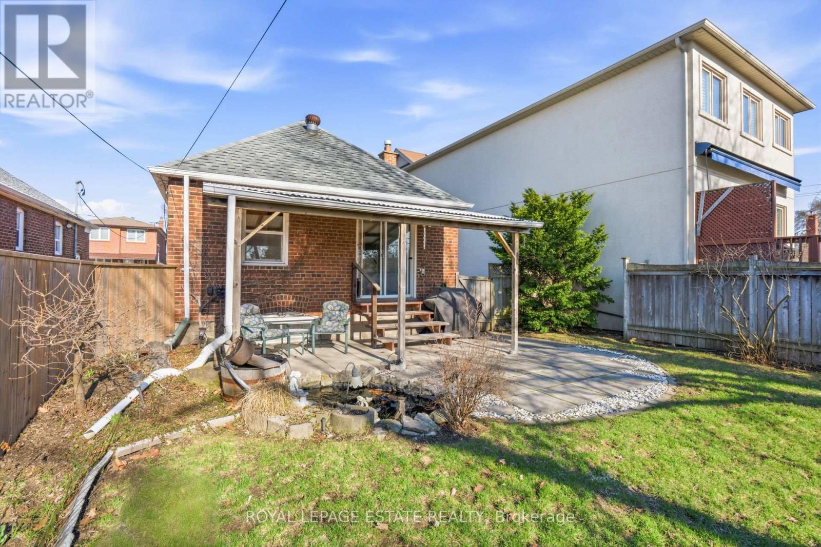 62 Binswood Avenue, Toronto, Ontario  M4C 3N7 - Photo 19 - E12995258