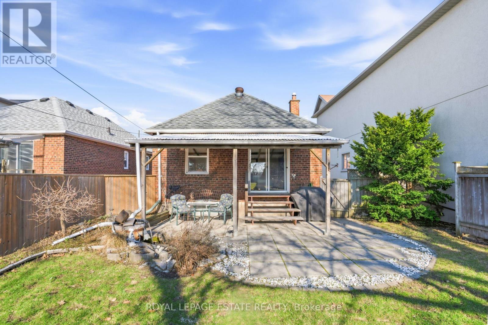 62 Binswood Avenue, Toronto, Ontario  M4C 3N7 - Photo 20 - E12995258