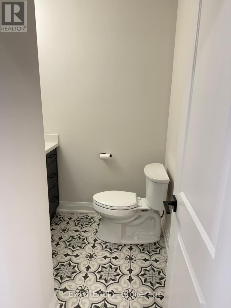 1143 Beaver Valley Crescent, Oshawa, Ontario L1J 8N3 - Photo 2 - E12995284