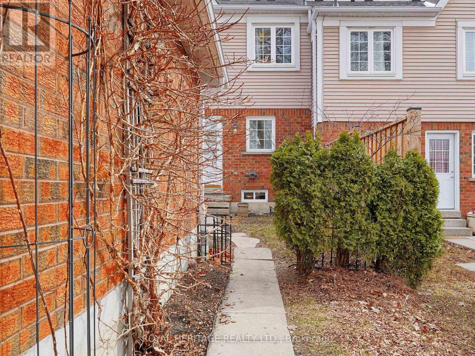 39 - 10 Bassett Boulevard, Whitby, Ontario L1N 9C4 - Photo 29 - E12995324