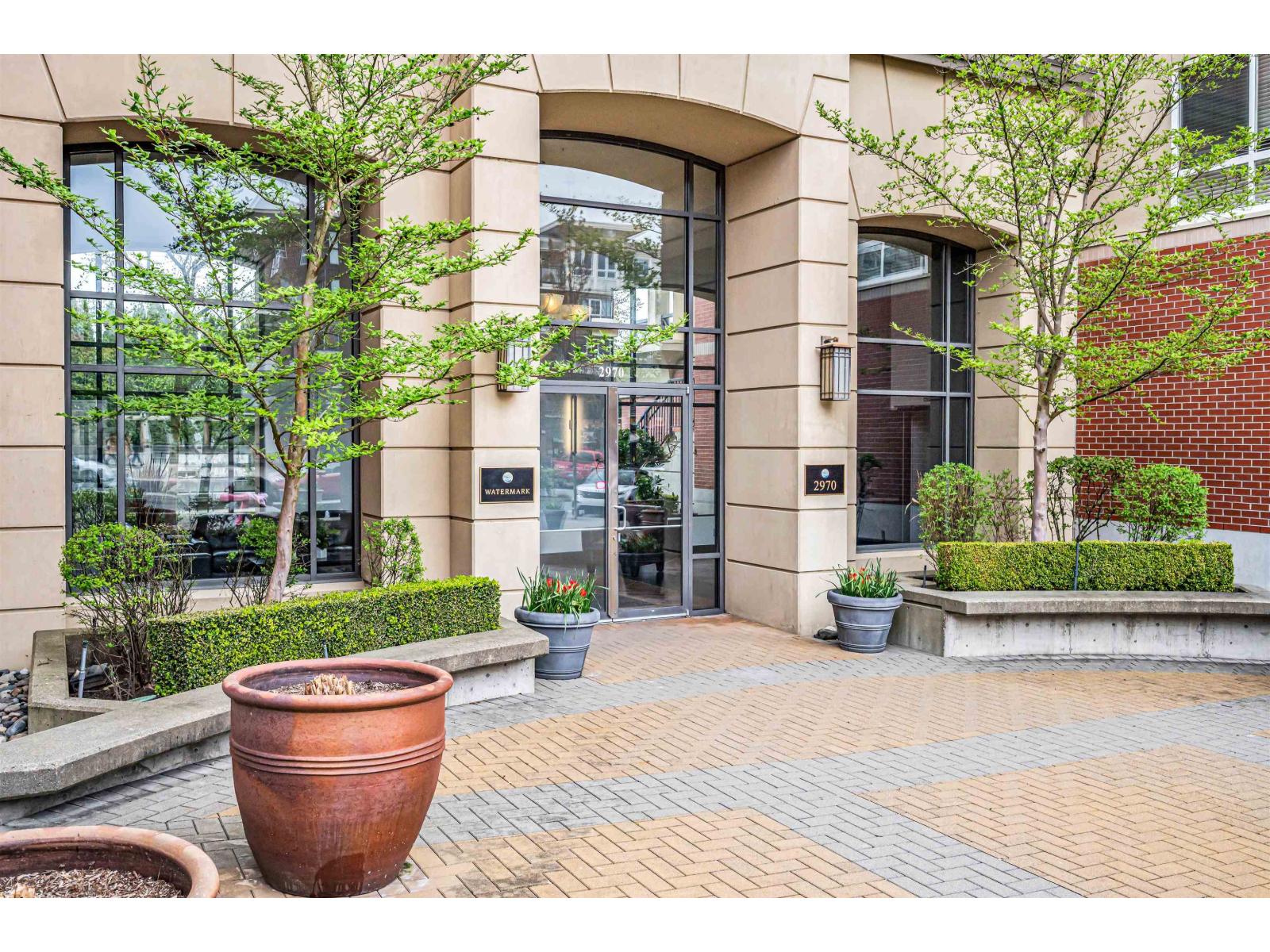 111 2970 KING GEORGE BOULEVARD, Surrey, British Columbia