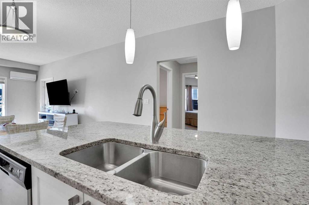208, 402 Marquis Lane Se, Calgary, Alberta  T3M 2G7 - Photo 8 - A2288392