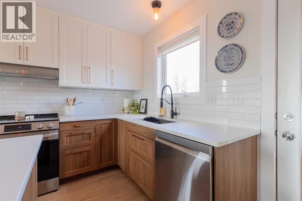 182 Heritage Court W, Lethbridge, Alberta  T1K 7Y5 - Photo 11 - A2298143