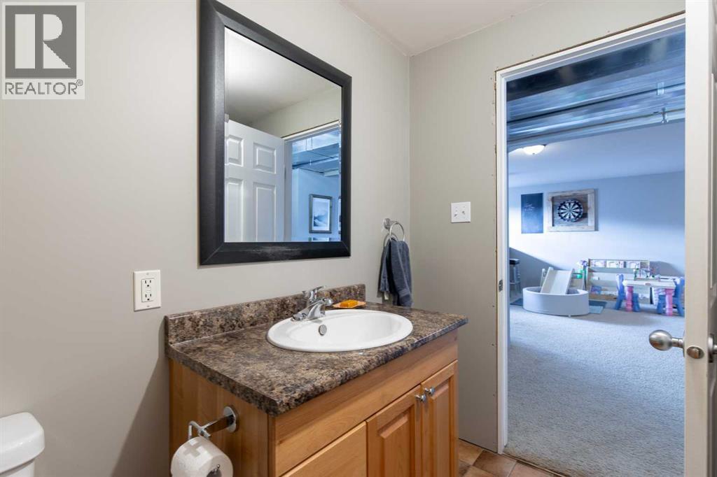 182 Heritage Court W, Lethbridge, Alberta  T1K 7Y5 - Photo 30 - A2298143