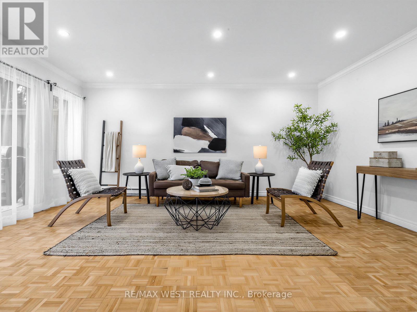 117 - 246 MILESTONE CRESCENT, Aurora, Ontario