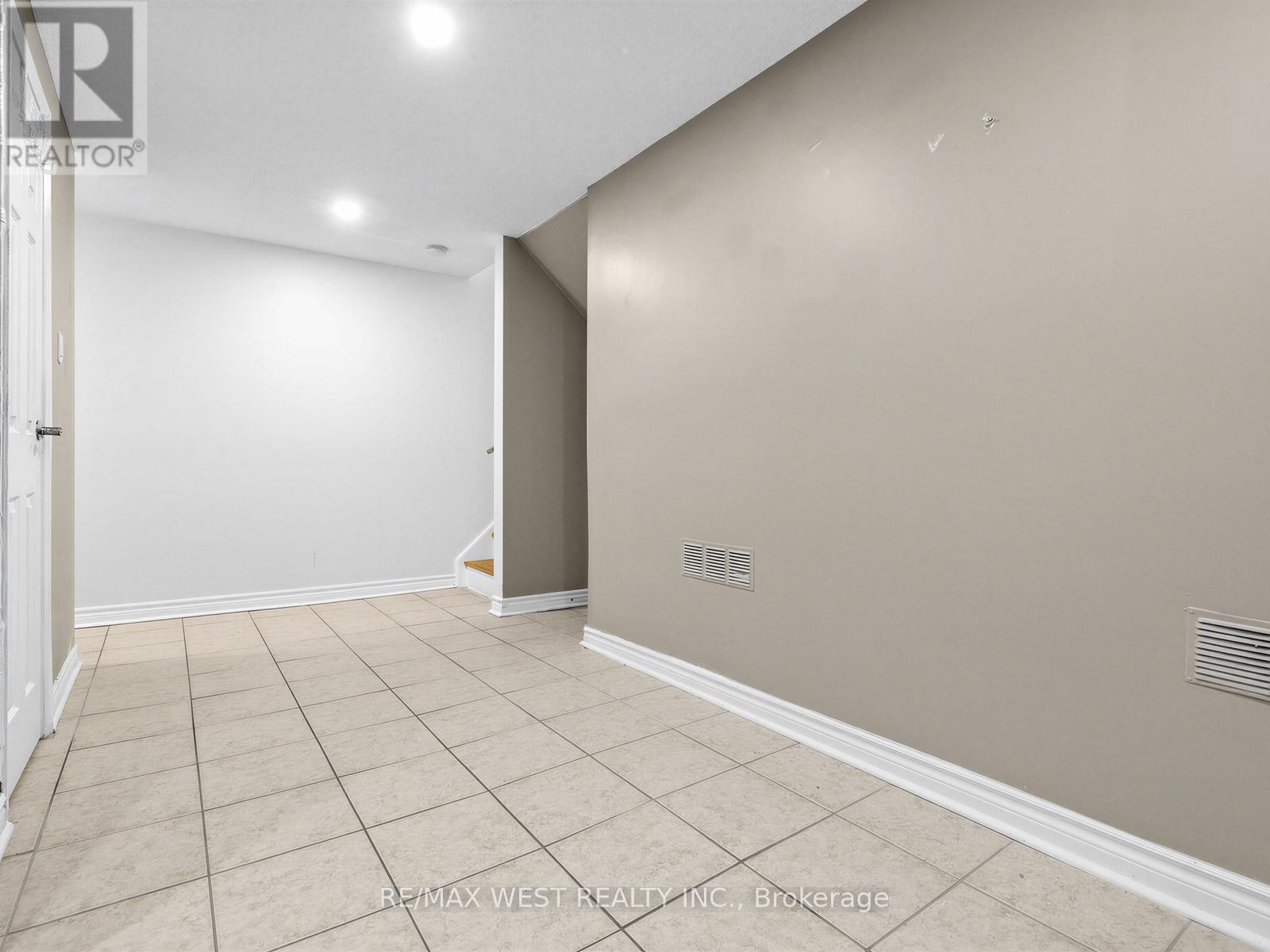 117 - 246 Milestone Crescent, Aurora, Ontario  L4G 3M2 - Photo 16 - N12995268