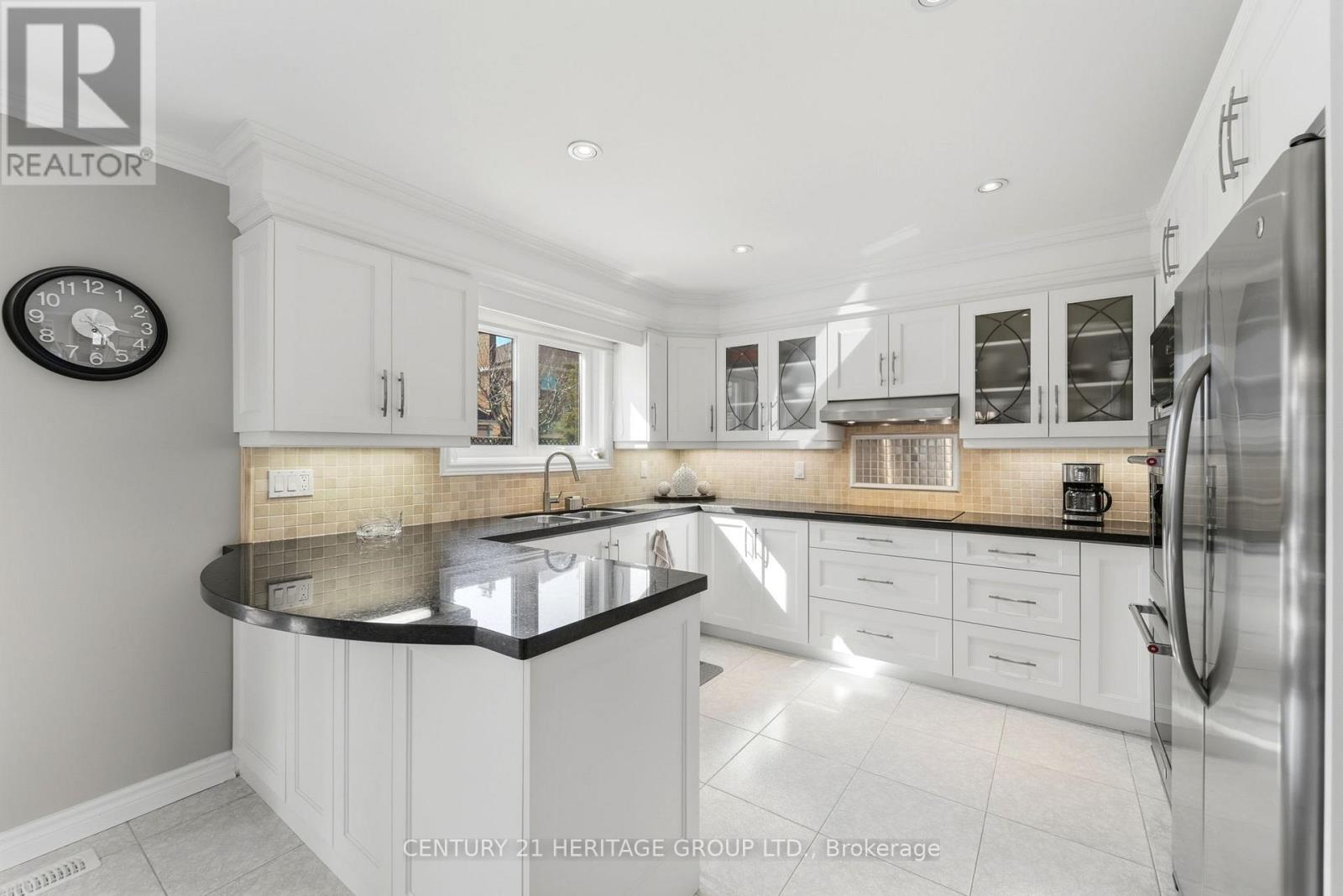 12 Lavinio Court, Vaughan, Ontario  L6A 1V8 - Photo 10 - N12995302