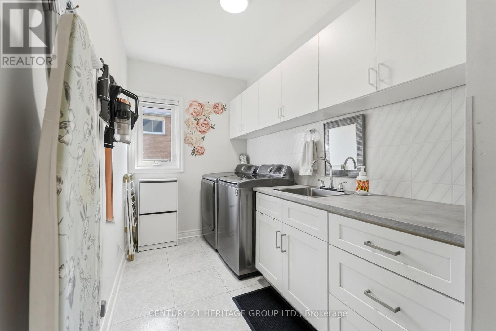 12 Lavinio Court, Vaughan, Ontario  L6A 1V8 - Photo 15 - N12995302