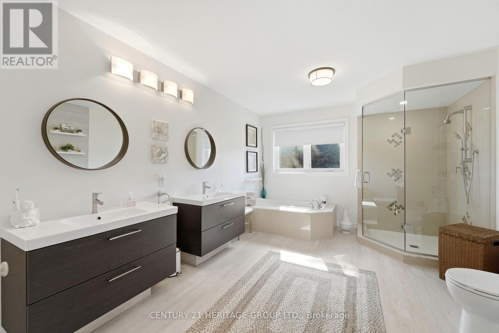 12 Lavinio Court, Vaughan, Ontario  L6A 1V8 - Photo 24 - N12995302