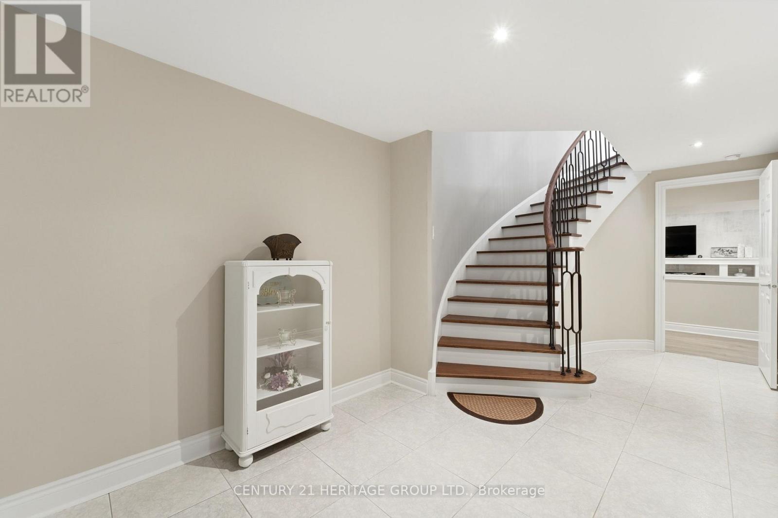 12 Lavinio Court, Vaughan, Ontario  L6A 1V8 - Photo 30 - N12995302