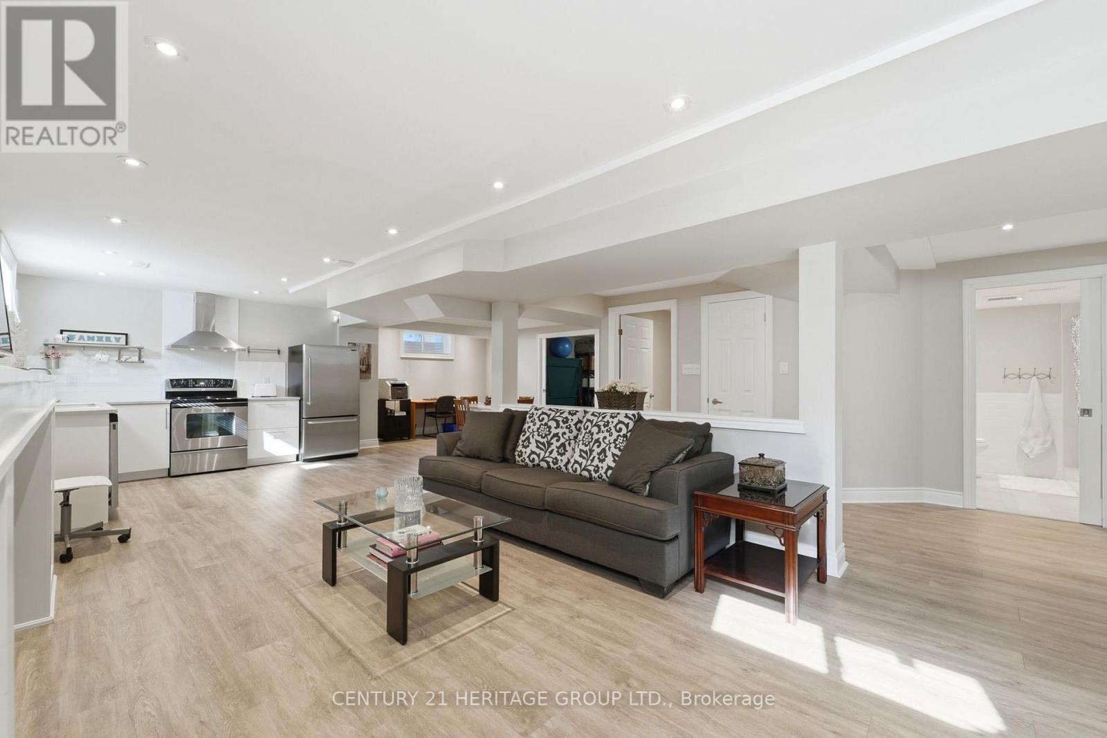 12 Lavinio Court, Vaughan, Ontario  L6A 1V8 - Photo 31 - N12995302