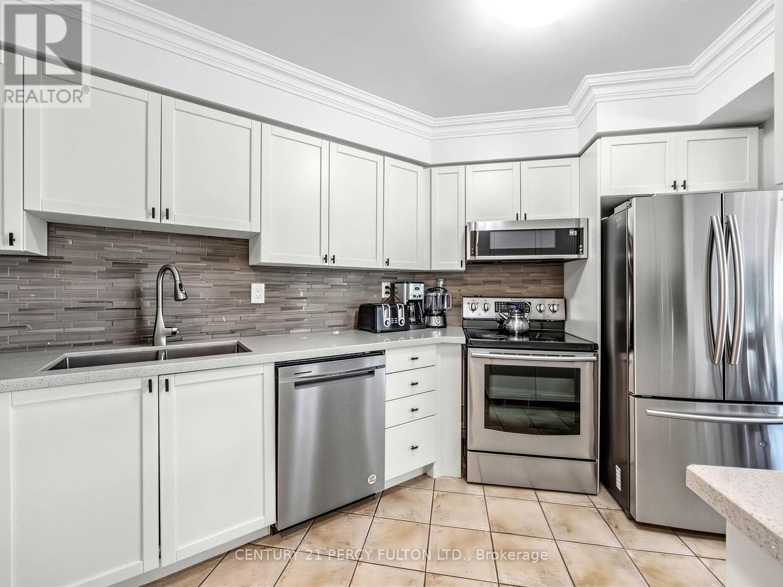 201 - 745 New Westminster Drive, Vaughan, Ontario  L4J 8J9 - Photo 10 - N12995392