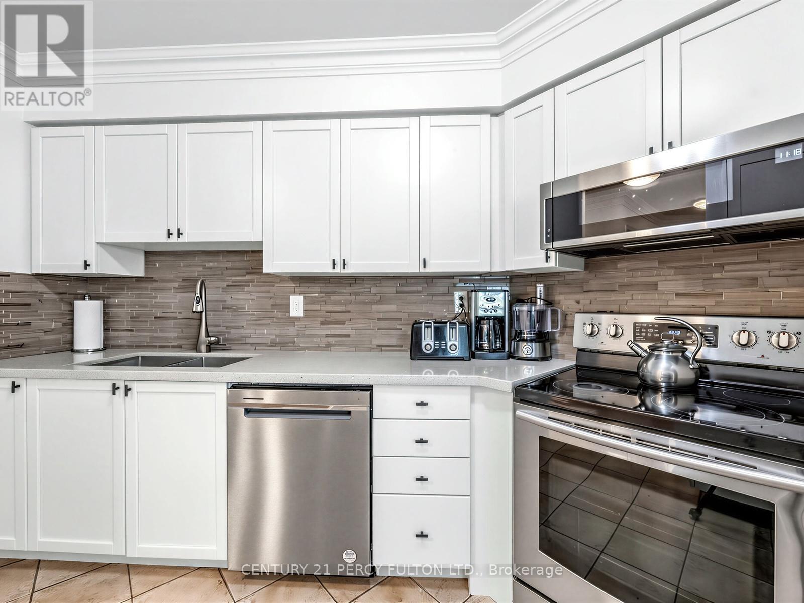 201 - 745 New Westminster Drive, Vaughan, Ontario  L4J 8J9 - Photo 12 - N12995392