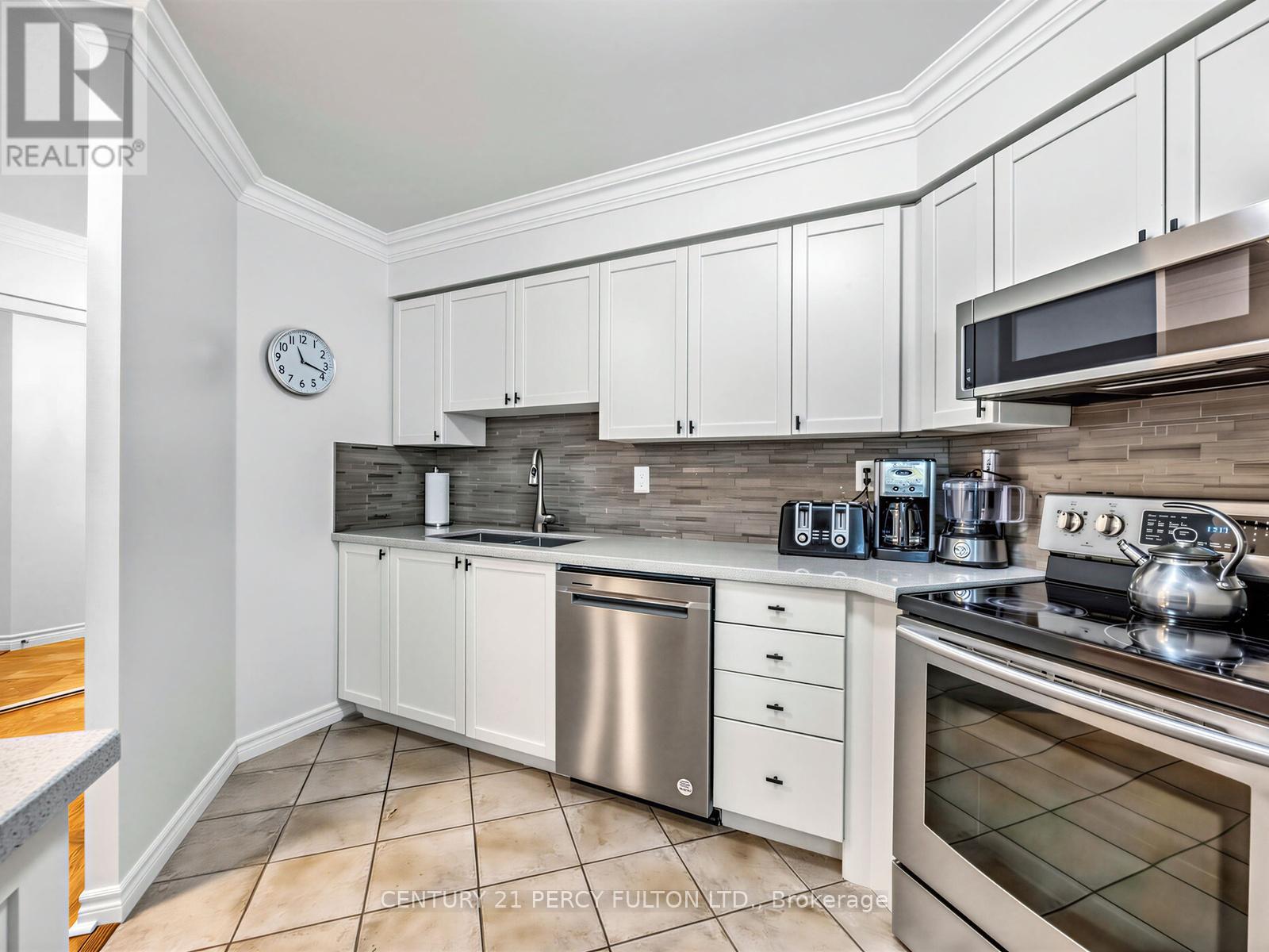 201 - 745 New Westminster Drive, Vaughan, Ontario  L4J 8J9 - Photo 15 - N12995392